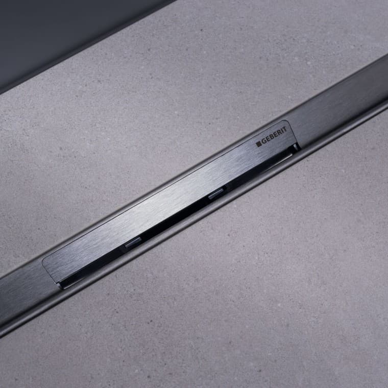 Geberit CleanLine50 采用黑色镀铬材质 Geberit CleanLine50 采用黑色镀铬材质